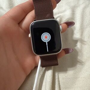 40mm Silver Apple Smartwatch